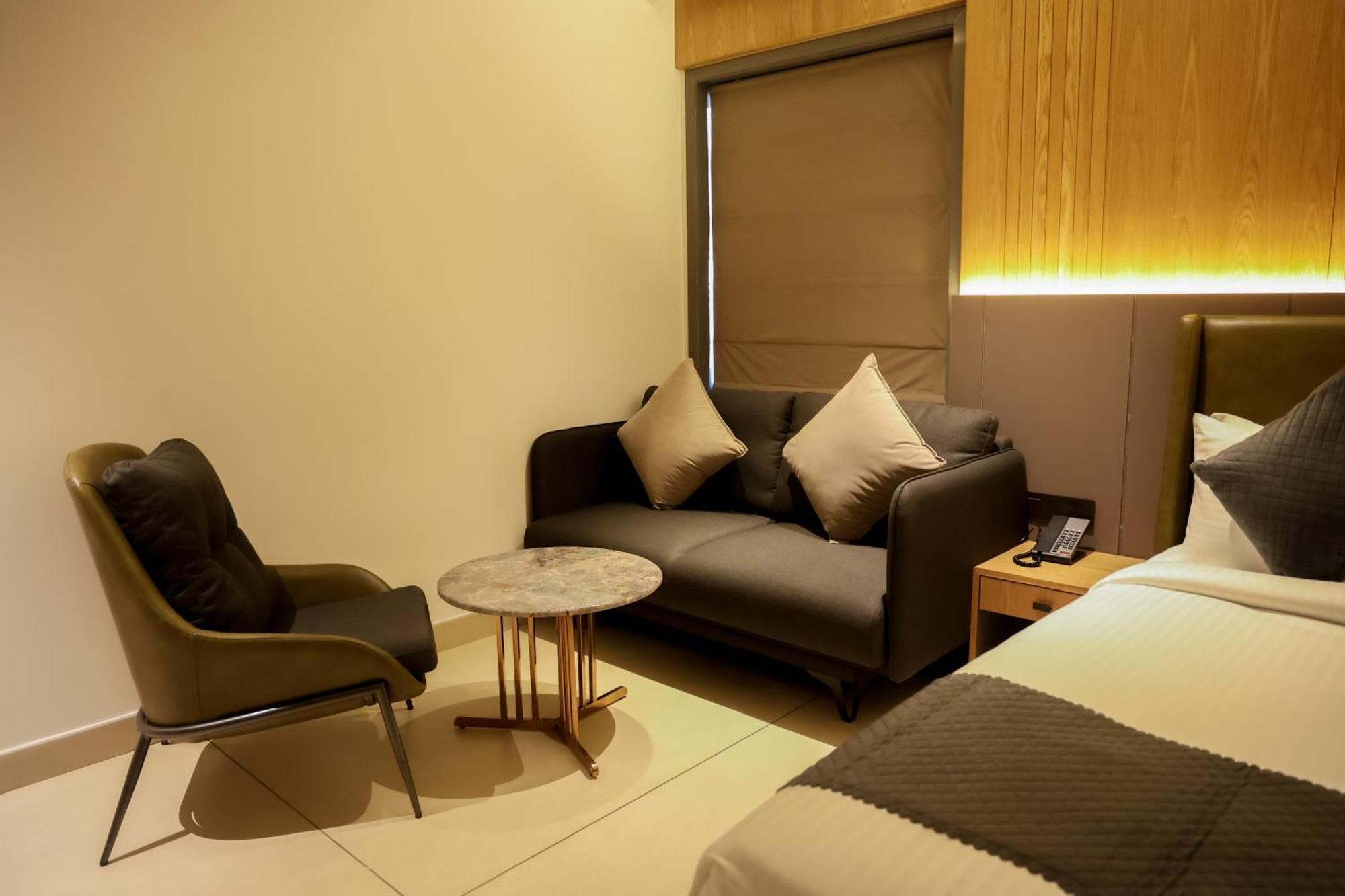 Raga - A Boutique Hotel ベルガウム エクステリア 写真