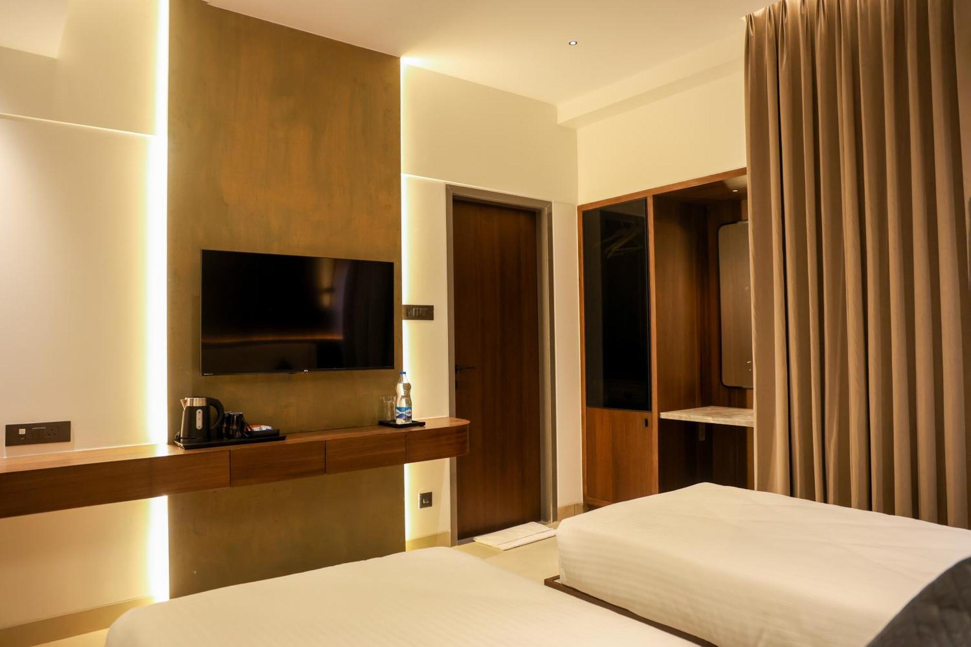 Raga - A Boutique Hotel ベルガウム エクステリア 写真