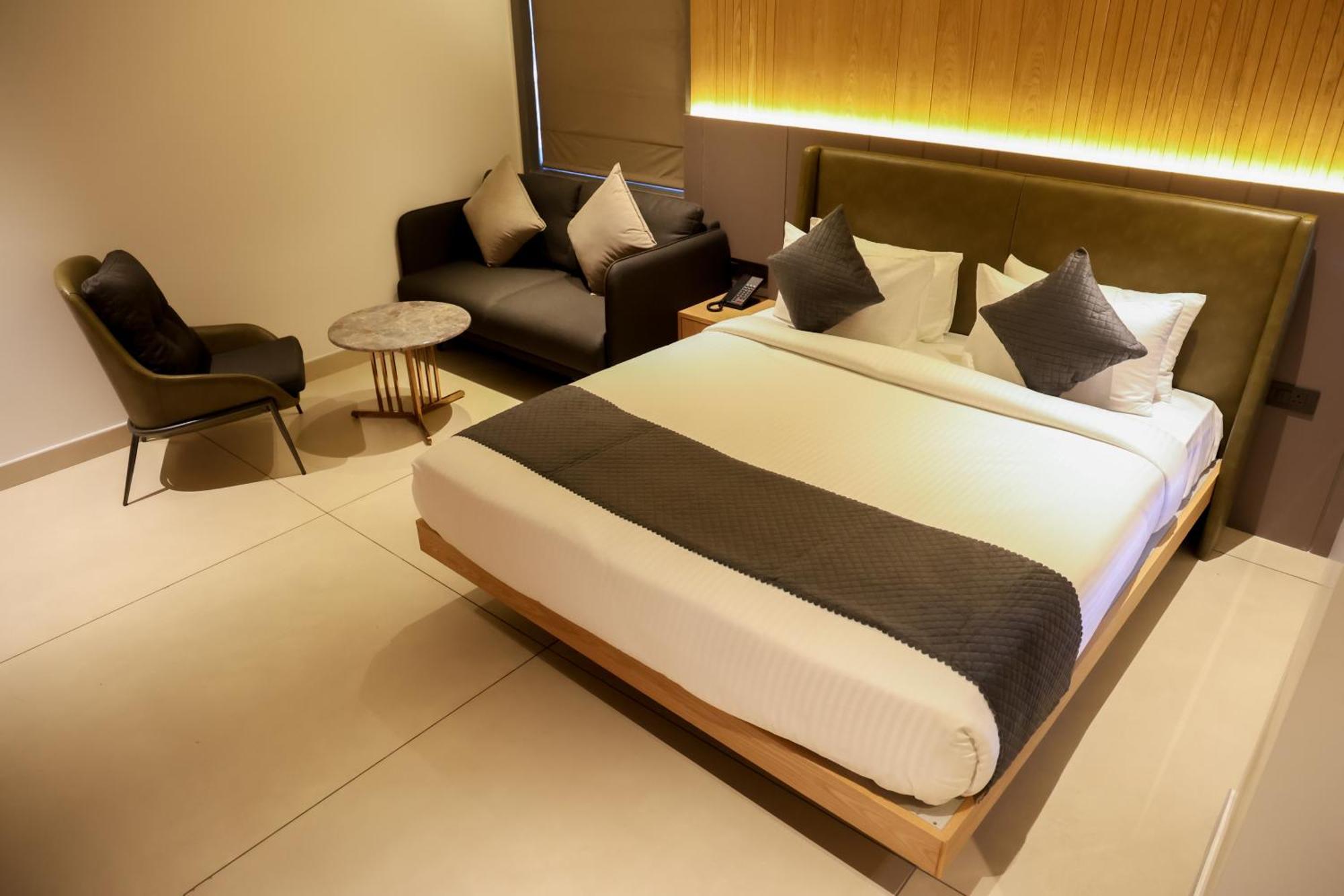 Raga - A Boutique Hotel ベルガウム エクステリア 写真