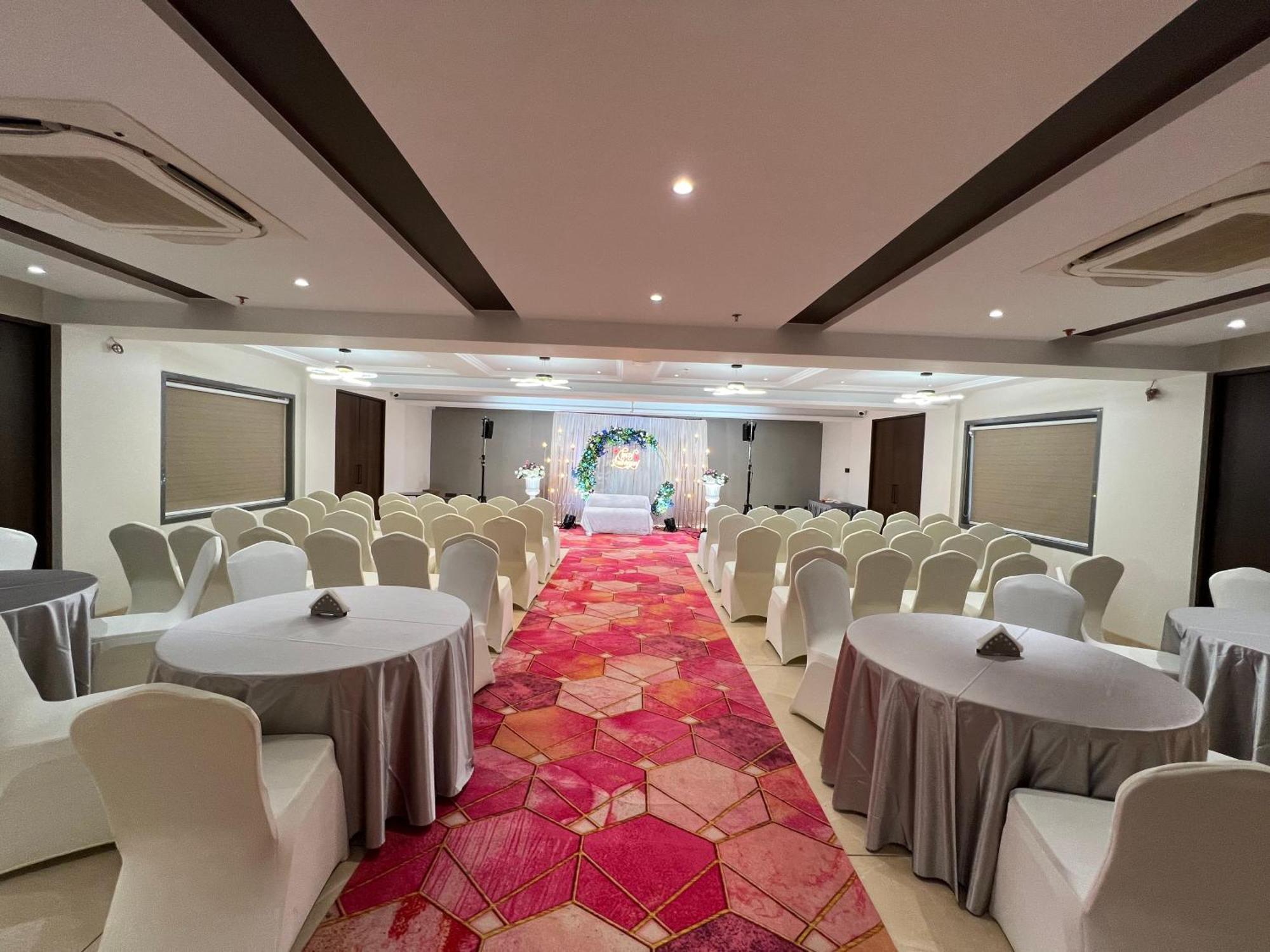 Raga - A Boutique Hotel ベルガウム エクステリア 写真